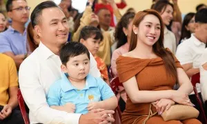 Diễn viên Chi Bảo đưa vợ con dự sự kiện cùng dàn sao Diễn viên Chi Bảo đưa vợ con dự sự kiện cùng dàn sao