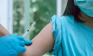 Cách giảm căng thẳng cho bé khi tiêm vaccine Cách giảm căng thẳng cho bé khi tiêm vaccine