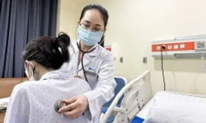 Thai phụ mắc thủy đậu, nổi bóng nước toàn thân Thai phụ mắc thủy đậu, nổi bóng nước toàn thân