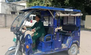 Phụ nữ Ấn Độ đi học làm thợ điện, lái xe Phụ nữ Ấn Độ đi học làm thợ điện, lái xe