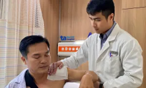 Đứt gân vai sau cú ngã Đứt gân vai sau cú ngã