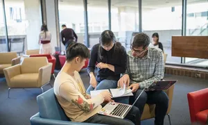 Canada tiếp tục siết giấy phép du học Canada tiếp tục siết giấy phép du học