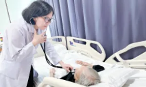 Chữa huyết khối trước khi phẫu thuật xương cụ bà 92 tuổi Chữa huyết khối trước khi phẫu thuật xương cụ bà 92 tuổi