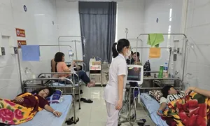 12 học sinh nhập viện 'do uống nước ngọt quá nhiều gây hạ đường huyết' 12 học sinh nhập viện 'do uống nước ngọt quá nhiều gây hạ đường huyết'