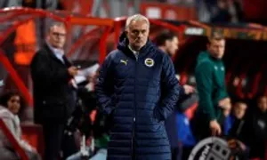Mourinho: 'Tôi từng là cầu thủ tệ hại' Mourinho: 'Tôi từng là cầu thủ tệ hại'