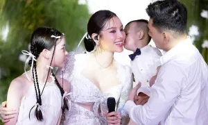 Phương Trinh Jolie đón tuổi 36 bên chồng con Phương Trinh Jolie đón tuổi 36 bên chồng con