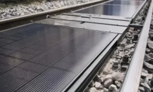 Hệ thống điện mặt trời lắp đặt dưới đường sắt Hệ thống điện mặt trời lắp đặt dưới đường sắt