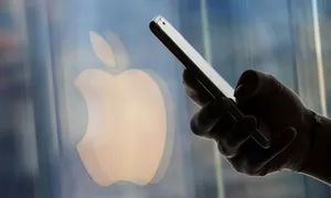 Gửi iPhone giả đi bảo hành, bị kết án 54 tháng tù Gửi iPhone giả đi bảo hành, bị kết án 54 tháng tù