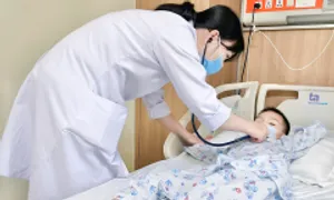 Sốt siêu vi tưởng nhầm sốt xuất huyết Sốt siêu vi tưởng nhầm sốt xuất huyết