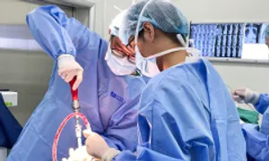 Mổ cột sống cho người loãng xương nặng Mổ cột sống cho người loãng xương nặng