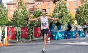 Đan Quyết chạy gần 700km mỗi tháng trước Chicago Marathon Đan Quyết chạy gần 700km mỗi tháng trước Chicago Marathon