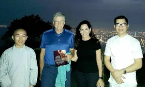 Mở tour thưởng trà giống tỷ phú Bill Gates trên đỉnh Bàn Cờ Mở tour thưởng trà giống tỷ phú Bill Gates trên đỉnh Bàn Cờ