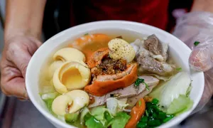 Hủ tiếu trứng cuộn lòng heo hơn 20 năm ở TP HCM Hủ tiếu trứng cuộn lòng heo hơn 20 năm ở TP HCM