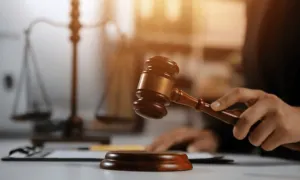 Người không trả nợ, có bị cấm xuất cảnh? Người không trả nợ, có bị cấm xuất cảnh?
