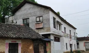 Cô gái bị kẻ hiếp dâm giam cầm 5 năm trong phòng kín Cô gái bị kẻ hiếp dâm giam cầm 5 năm trong phòng kín