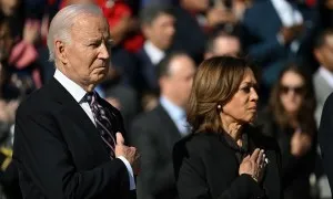 Ông Biden, bà Harris lần đầu xuất hiện chung sau thất bại bầu cử Ông Biden, bà Harris lần đầu xuất hiện chung sau thất bại bầu cử