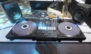 Mixer tiền tỷ, bàn DJ trăm triệu tại Plase Show 2024 Mixer tiền tỷ, bàn DJ trăm triệu tại Plase Show 2024