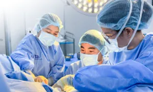 Xuất huyết sau 14 năm mãn kinh, phát hiện ung thư tử cung Xuất huyết sau 14 năm mãn kinh, phát hiện ung thư tử cung