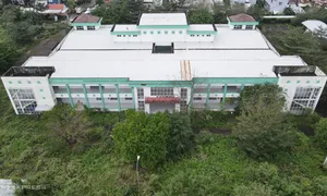 Phòng khám 4.500 m2 bỏ hoang Phòng khám 4.500 m2 bỏ hoang