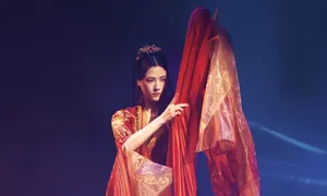 Vẻ đẹp mỹ nhân Nga đóng yêu tinh Đát Kỷ Vẻ đẹp mỹ nhân Nga đóng yêu tinh Đát Kỷ